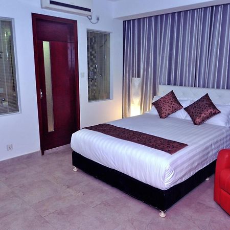 Contemporary Heights Hotel And Apartments Daca Quarto foto