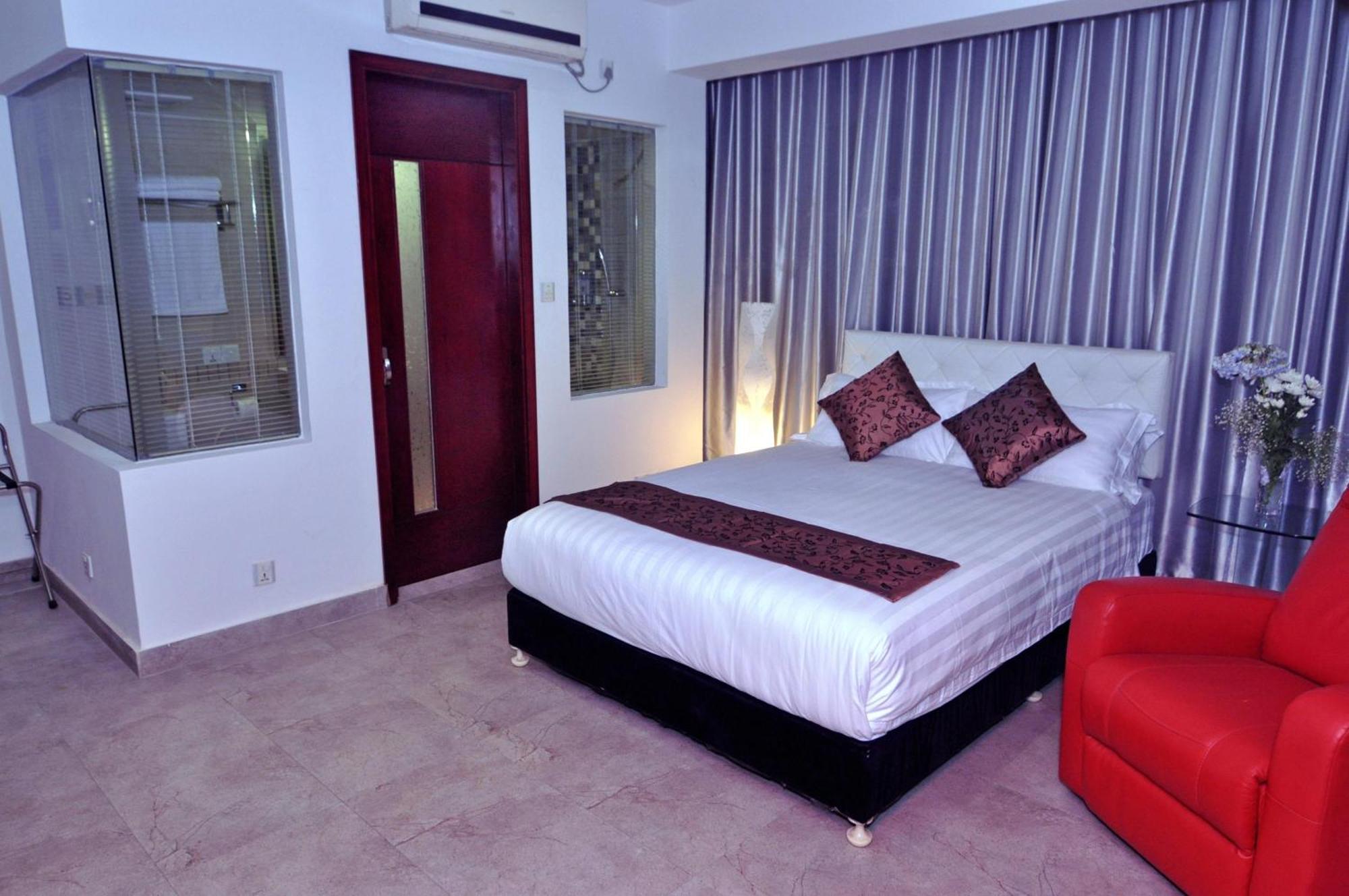 Contemporary Heights Hotel And Apartments Daca Quarto foto