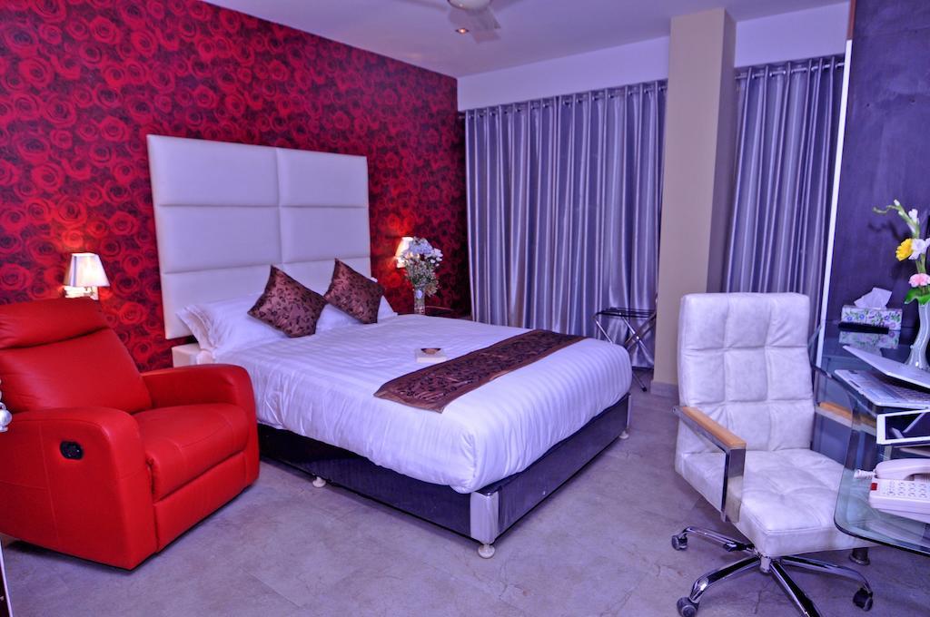 Contemporary Heights Hotel And Apartments Daca Quarto foto